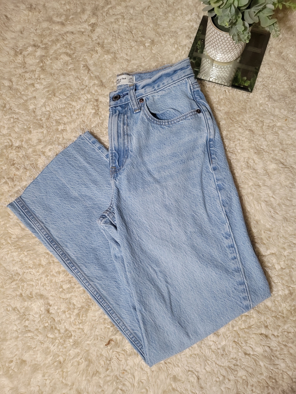 Abercrombie High Rise Loose Jean Light Blue Cotton Lyocell Blend W23 X L26 - Picture 16 of 16